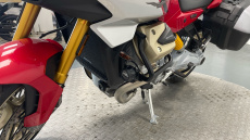 Moto Guzzi V100 Mandello S E5+ (25MY)